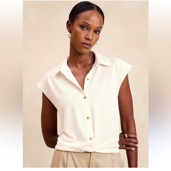 Banana Republic Collared Top NWT - Picture 1 of 3
